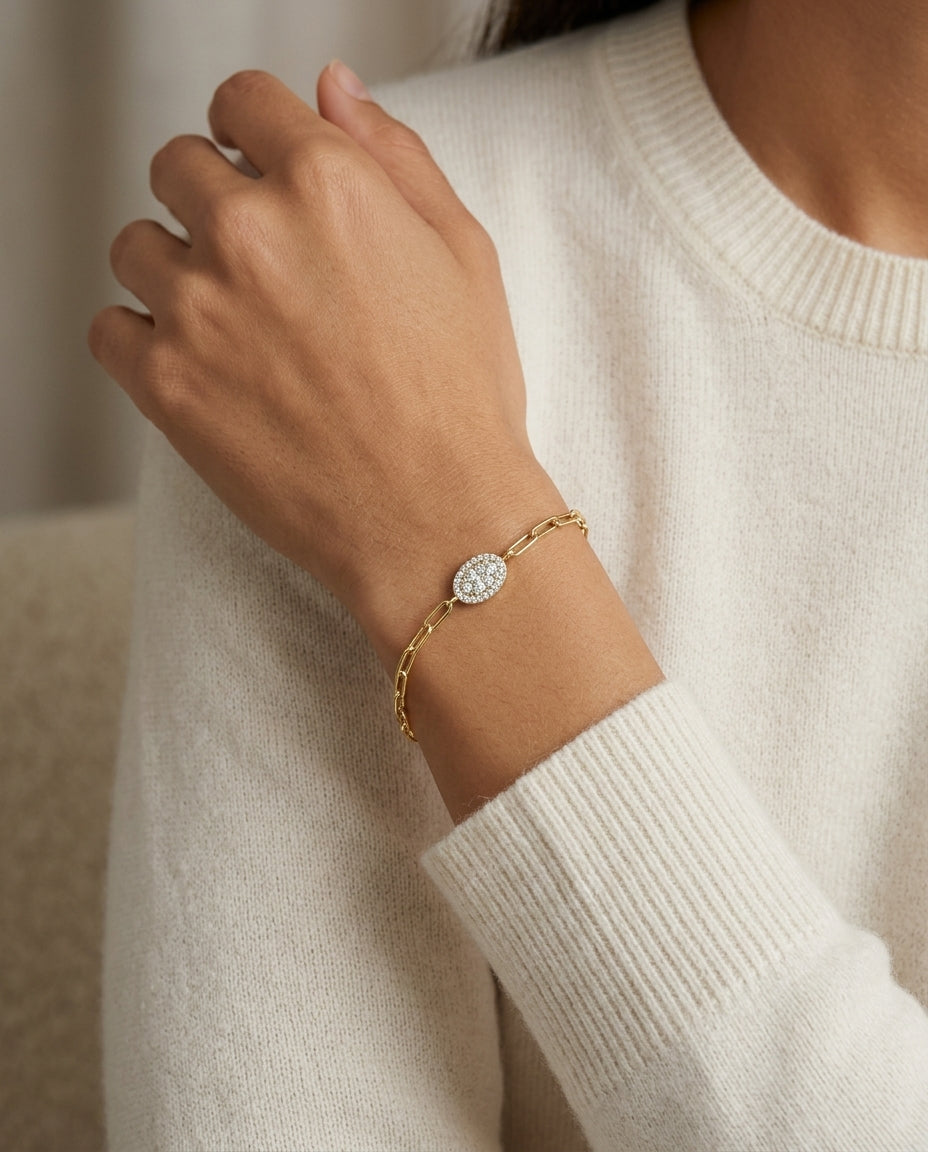 Diamond Paper Clip Bracelet With Oval Motif in 14k Yellow Gold 1/6ctw — editorial close-up