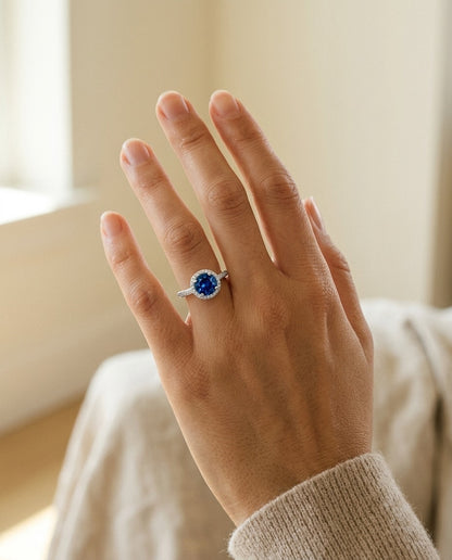 Sapphire Round And Diamond Ring 18k White Gold — portrait close
