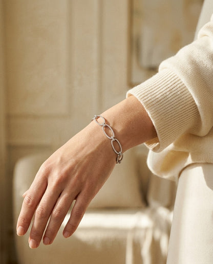 Diamond Pave Open Oval Link Bracelet in 18k White Gold (5-1/8 Ct.tw.) — portrait close