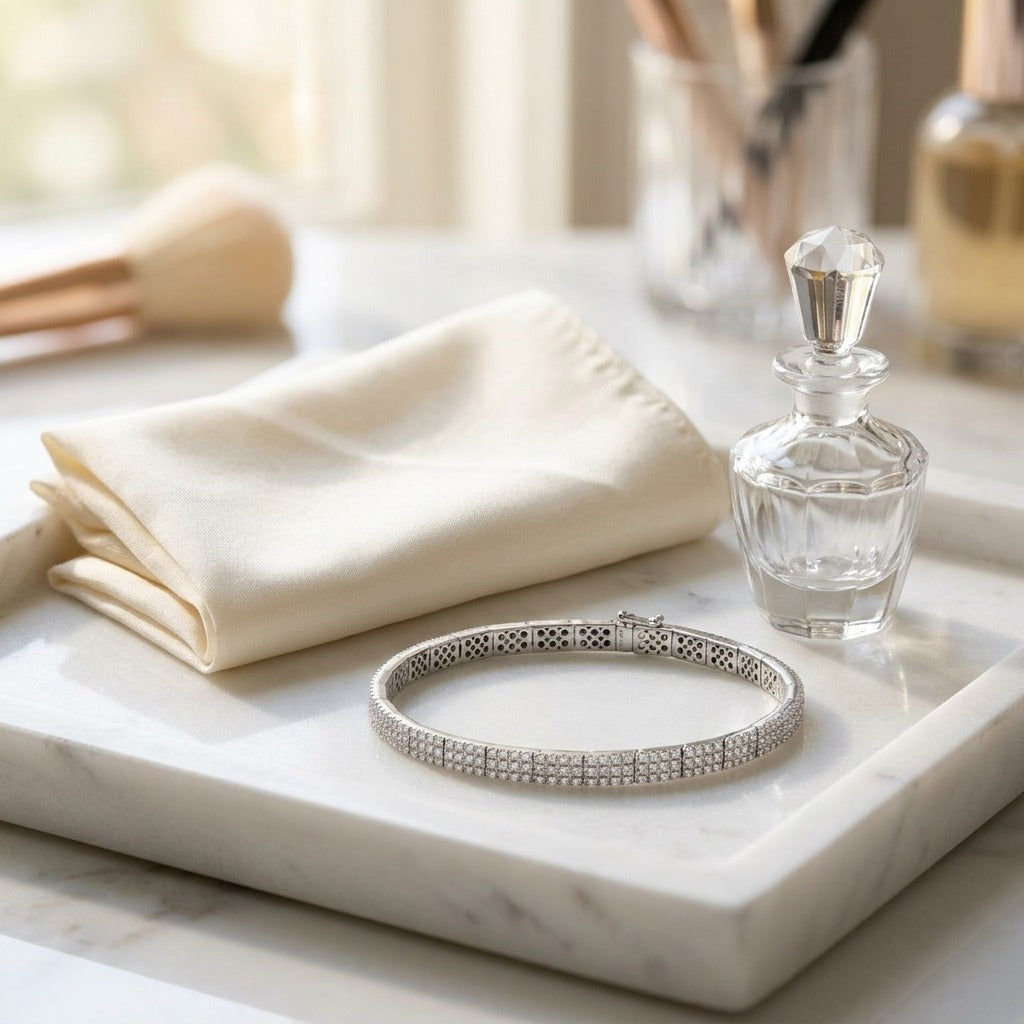 Diamond Link Bracelet in 18k White Gold (2-1/2 Ct.tw.) — marble silk
