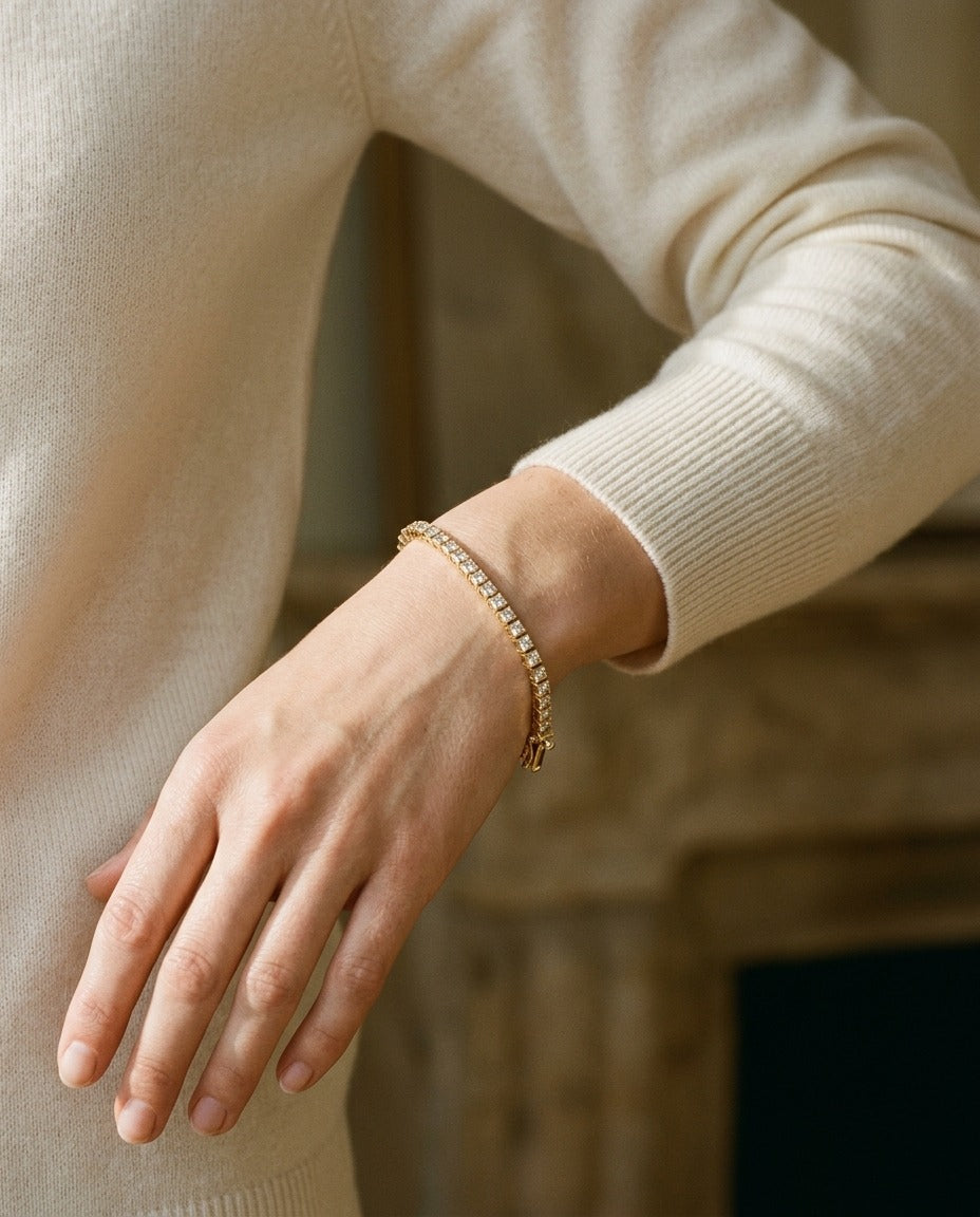 Diamond Princess Channel Tennis Bracelet in 18k Yellow Gold (4ctw) — portrait close