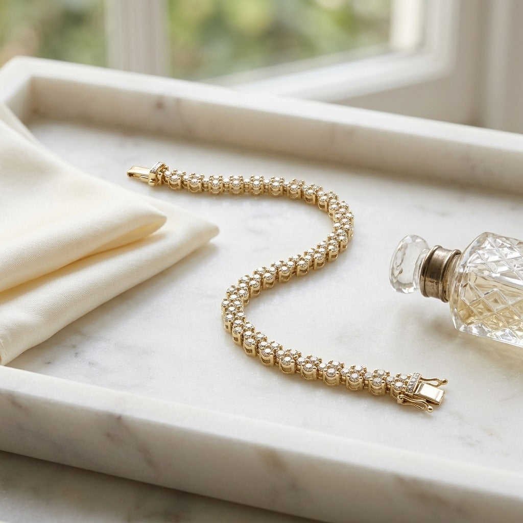 3 Stone Diamond Link Bracelet in 18k Yellow Gold (5.00 Ct.tw.) — marble silk
