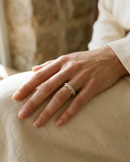Round Pave Diamond Overlap Tri-band In 14k White, Yellow And Rose Gold — portrait close