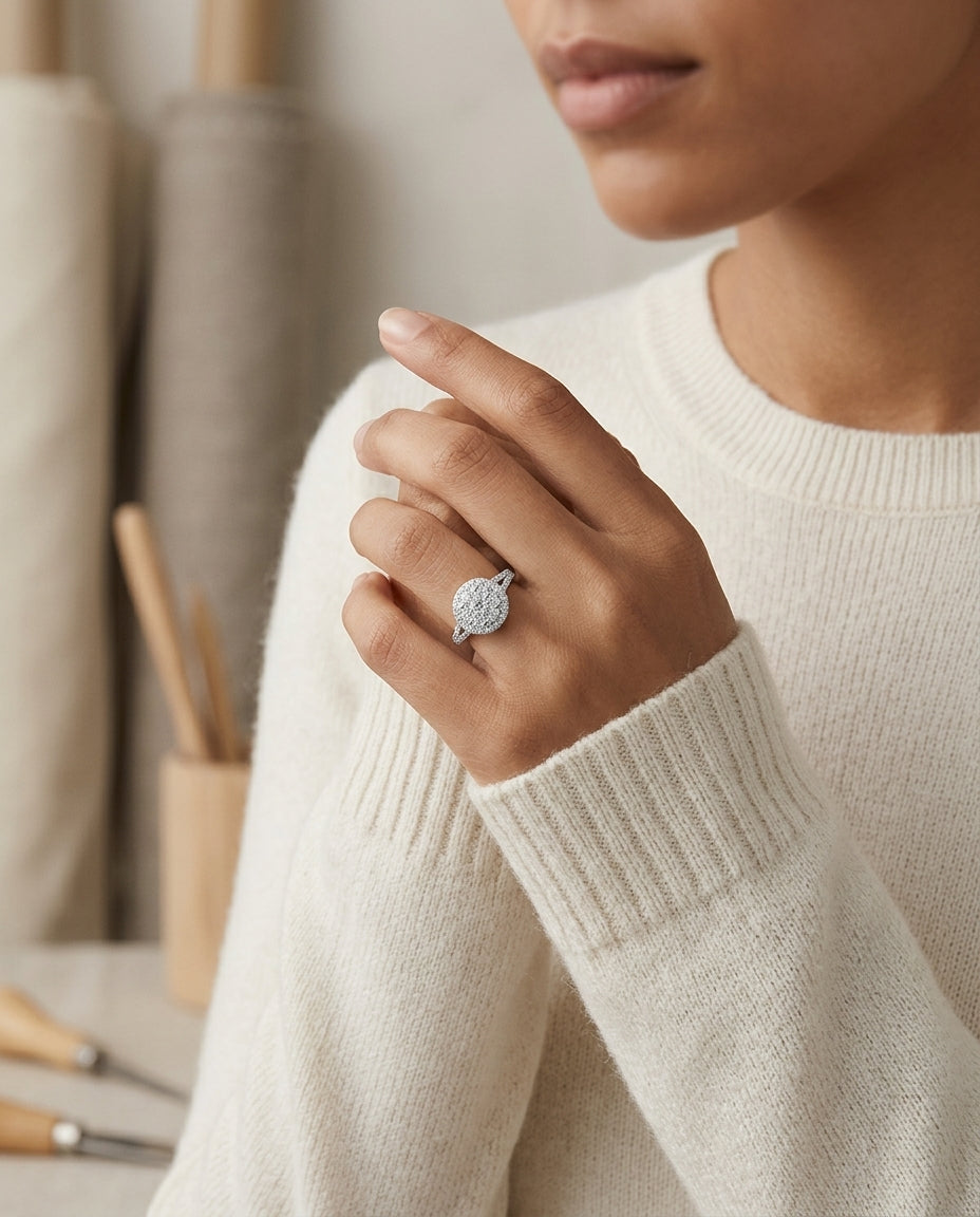 Diamond Illusion Bezel Center Halo Eng Ring In 14k White Gold — editorial close-up