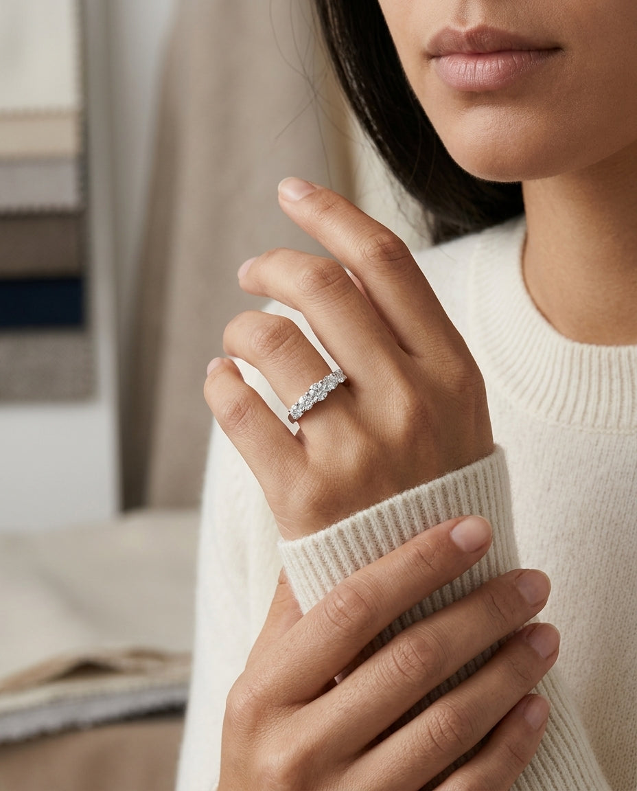 Diamond Graduated 5 Stone Ring In 14k White Gold (0.75 Ctw) — editorial close-up