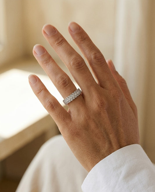 14k White Gold Cluster 0.33ctw Diamond Band — portrait close