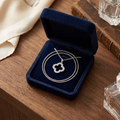 Pave Diamond Clover in 14k White Gold (1/5 Ct.tw.) — velvet box