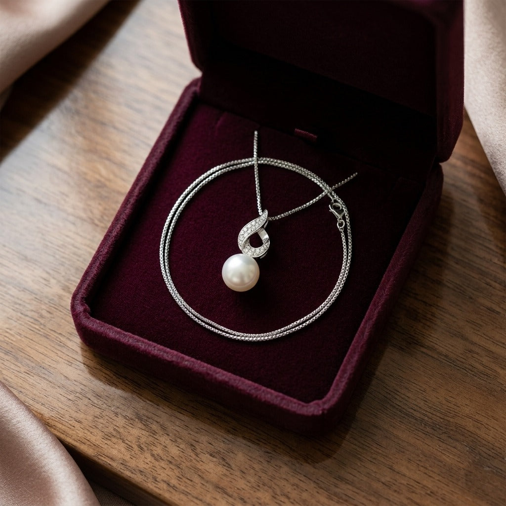 Freshwater Pearl and Diamond Pendant in 14k White Gold 0.07ctw — velvet box
