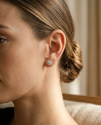 Diamond Stud Earrings In 14k White Gold (1.00 Ct.tw.) — portrait close
