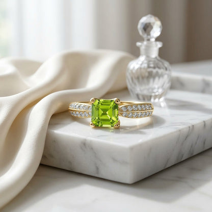 Peridot & Diamond 14ky Ring — atelier still life