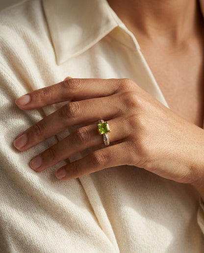 Peridot & Diamond 14ky Ring — editorial close-up