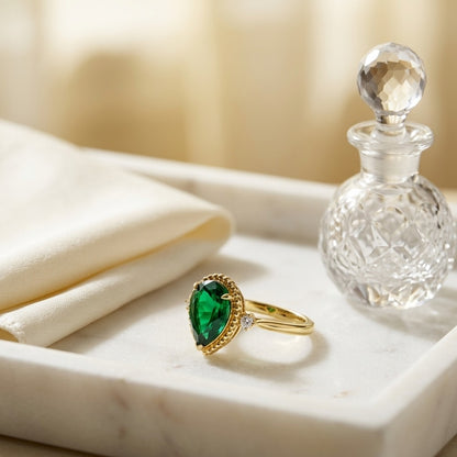 Created Emerald & Diamond 1/16ctw Ring Set in 14k Yellow Gold — marble silk