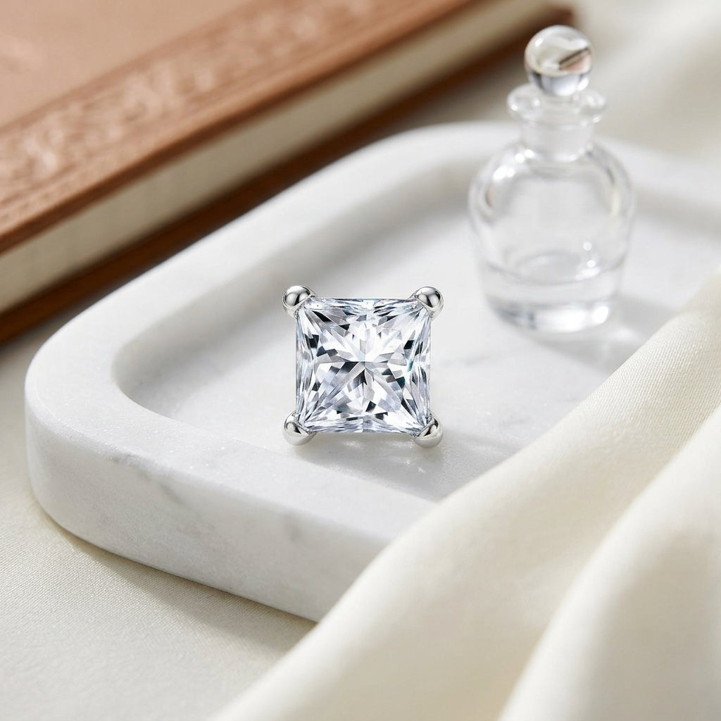 Princess Cut Diamond Studs Pt950 — atelier still life