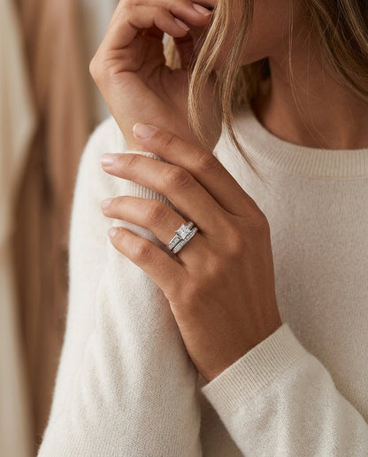 Diamond Princess/baguette/round Wedding Set In Platinum 950 — editorial close-up