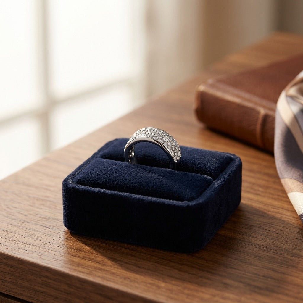 Diamond Round Concave Ring In Platinum — velvet box
